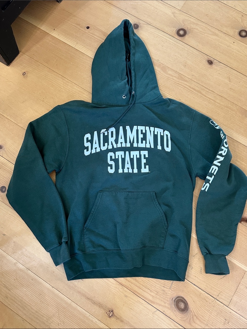 🟠Sacramento State Green Hooded Sweatshirt - Champion. Size M